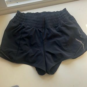 Size 6 black 4 inch hottie hot shorts!🖤